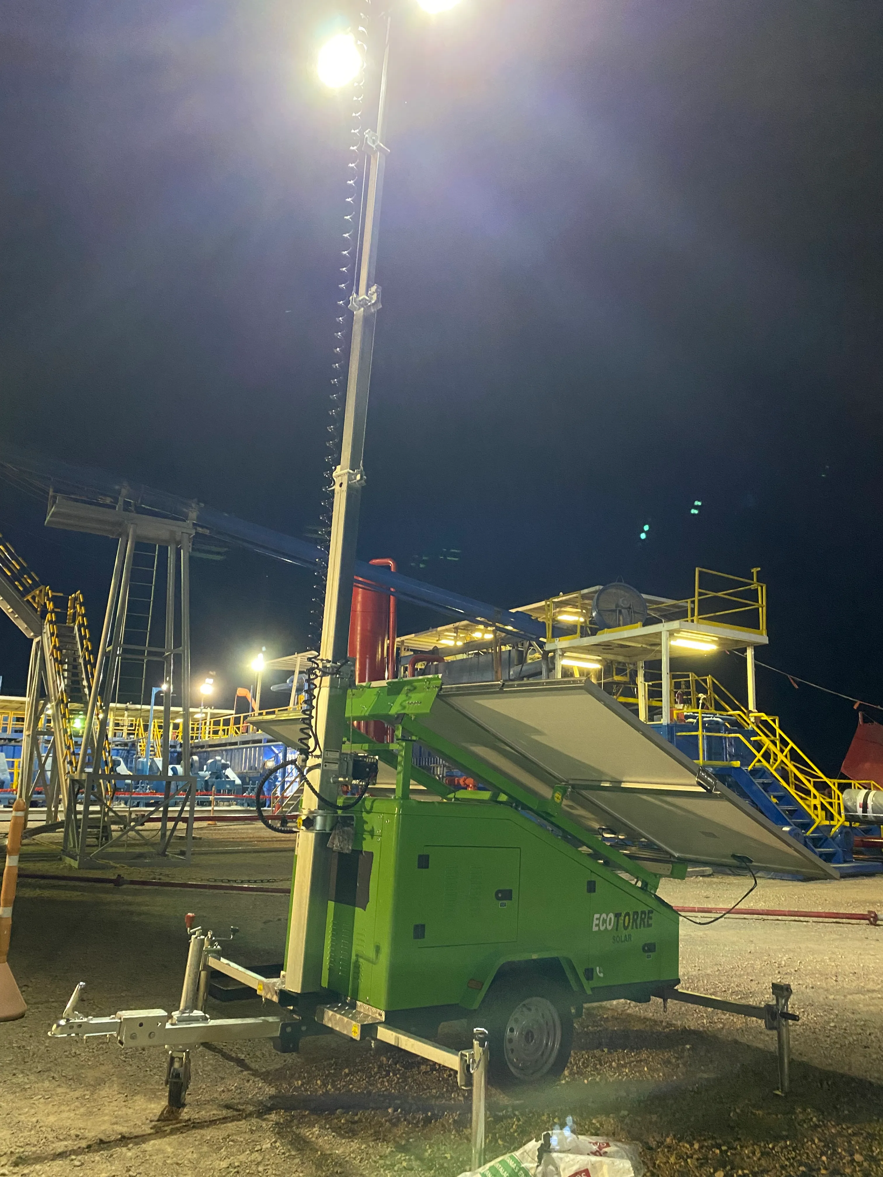 Aprovechando la energía del sol para brindar luz en tus proyectos