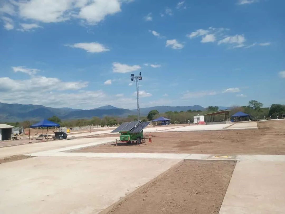 Torre de iluminación robusta