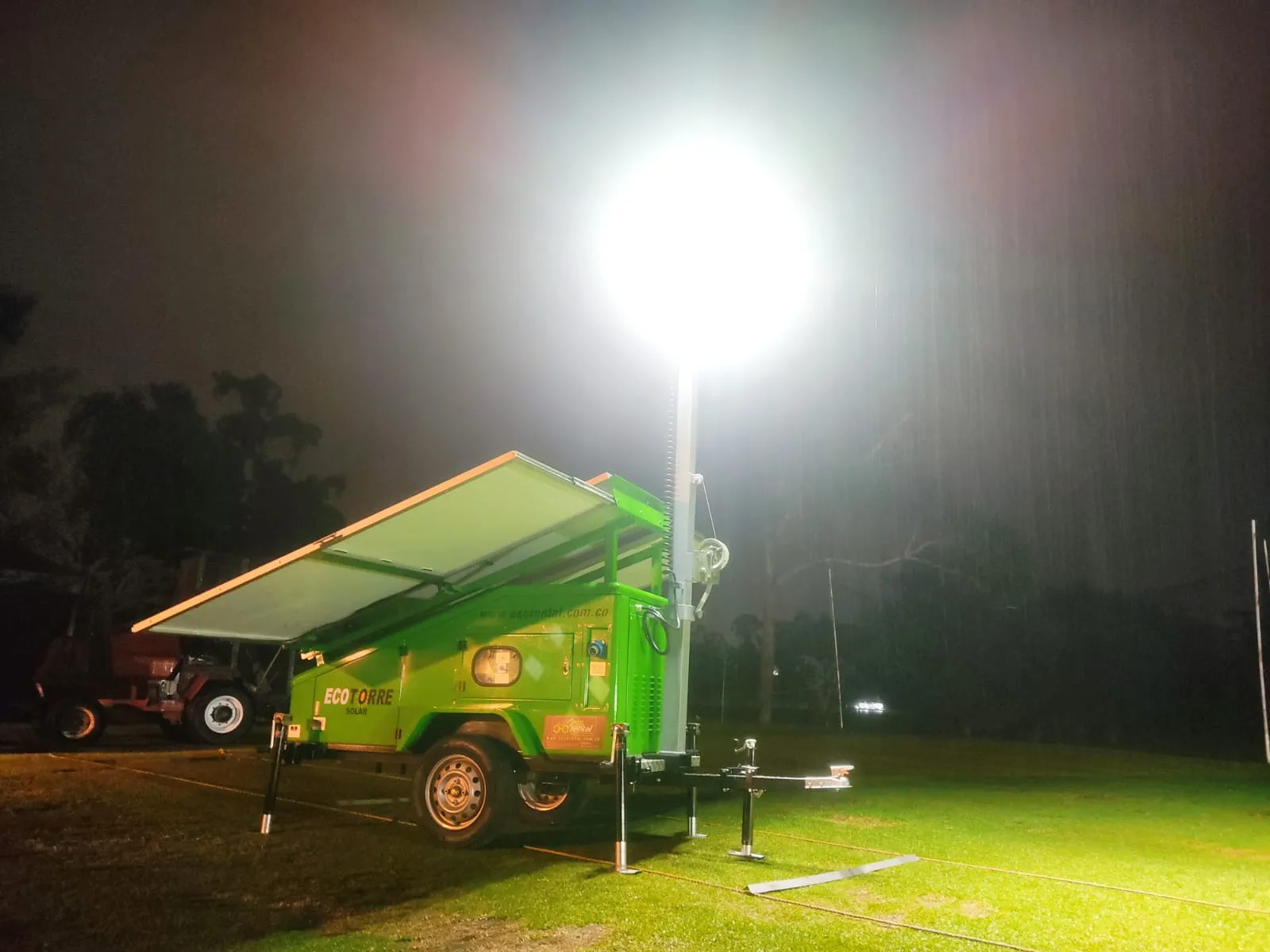 Torre de iluminación robusta